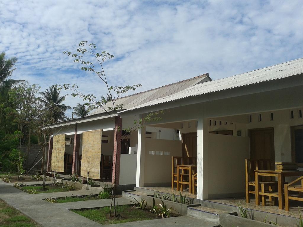Putri Homestay Гили-Мено Номер фото