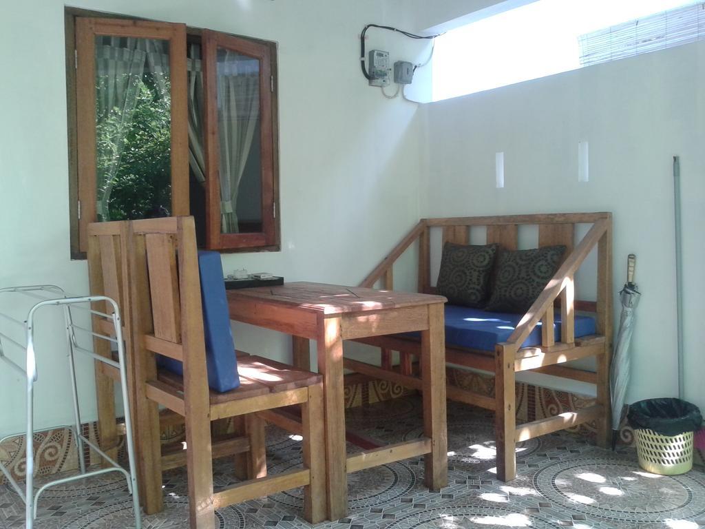 Putri Homestay Гили-Мено Экстерьер фото