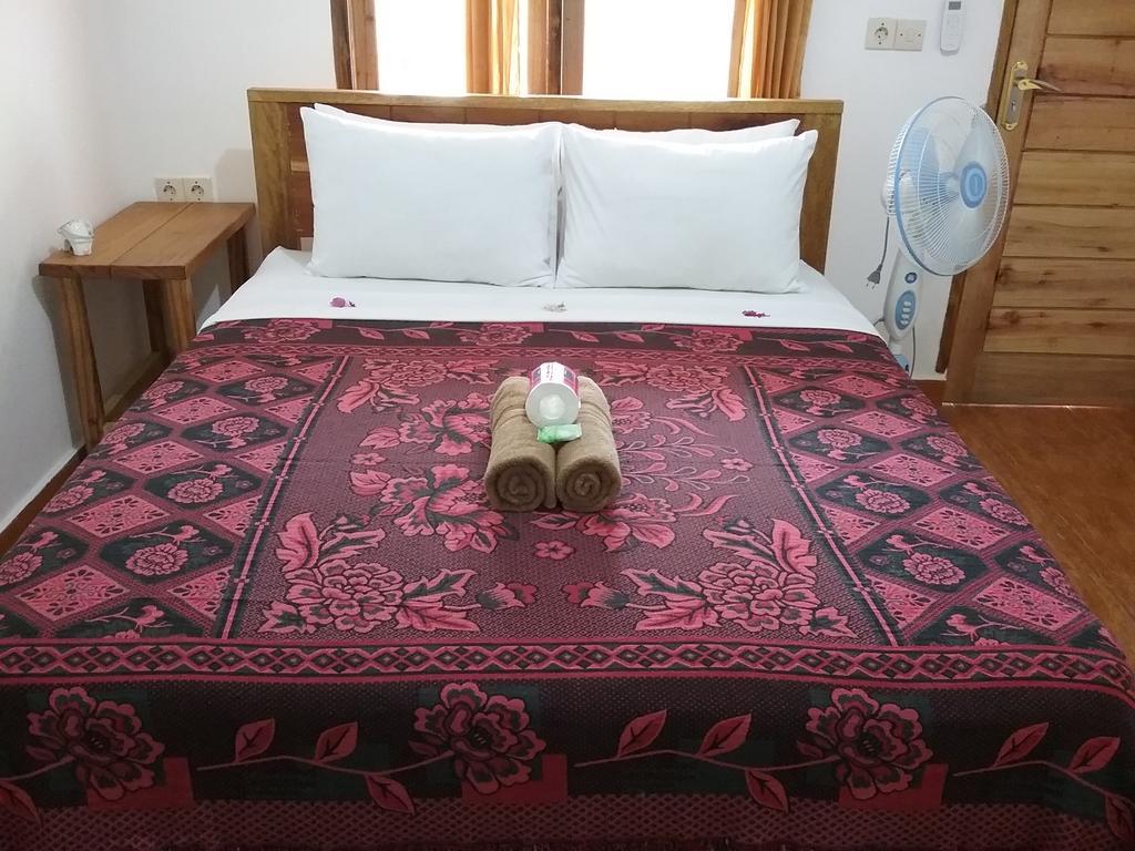 Putri Homestay Гили-Мено Экстерьер фото