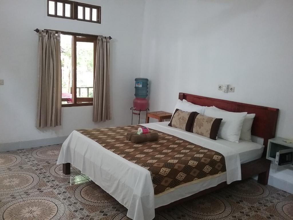 Putri Homestay Гили-Мено Экстерьер фото