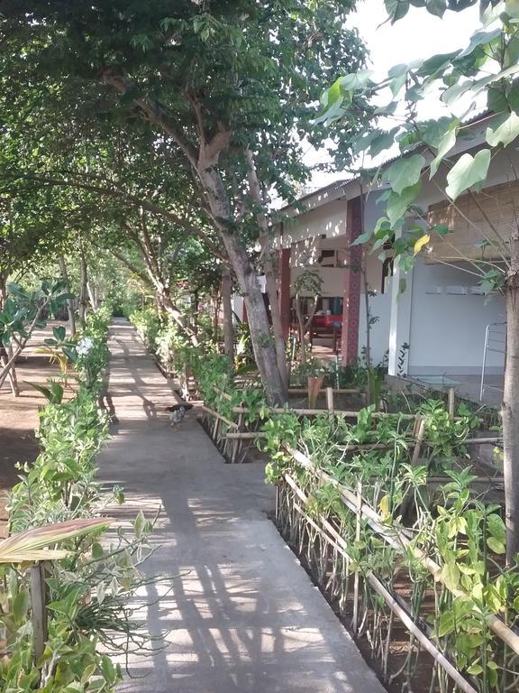 Putri Homestay Гили-Мено Экстерьер фото