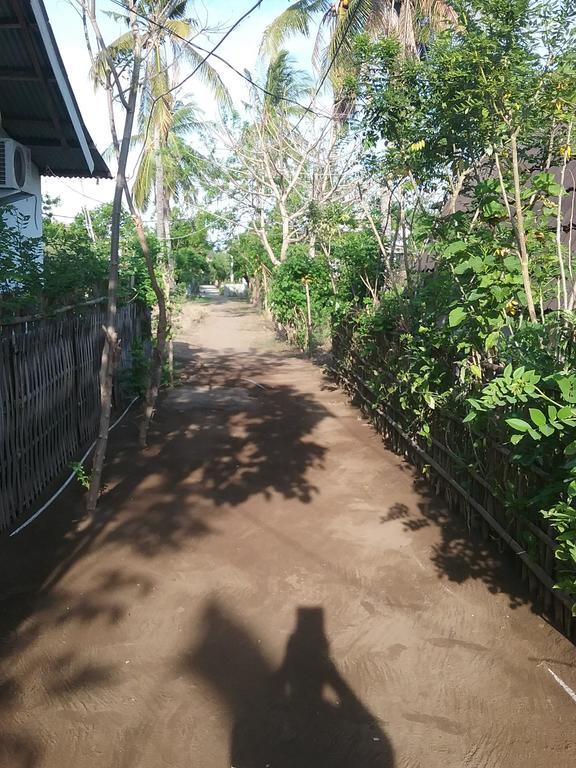 Putri Homestay Гили-Мено Экстерьер фото