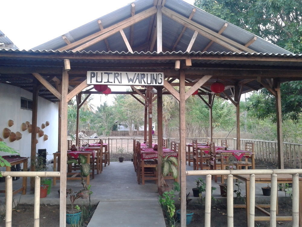 Putri Homestay Гили-Мено Экстерьер фото