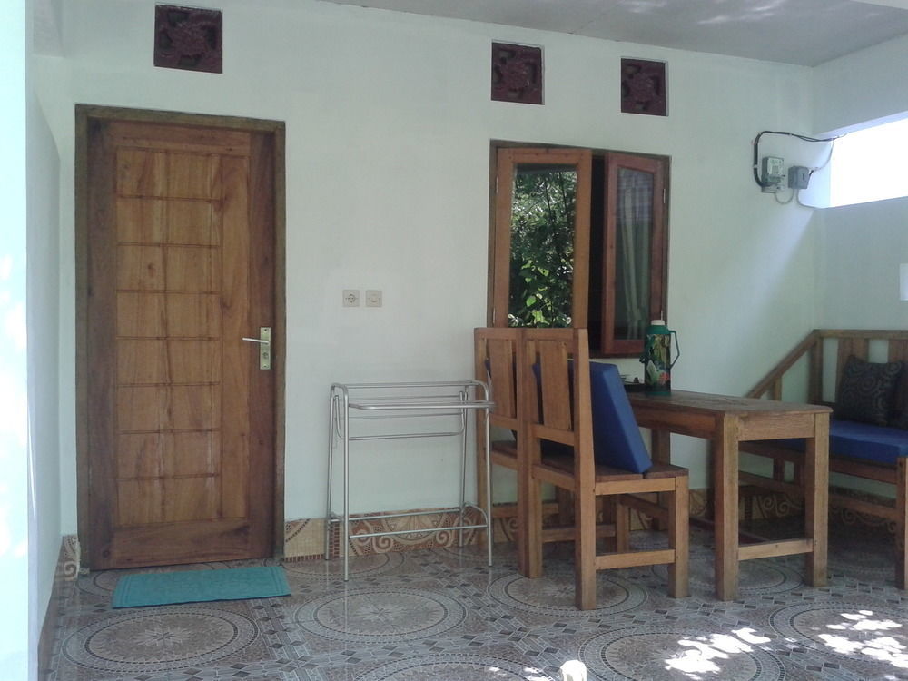 Putri Homestay Гили-Мено Экстерьер фото